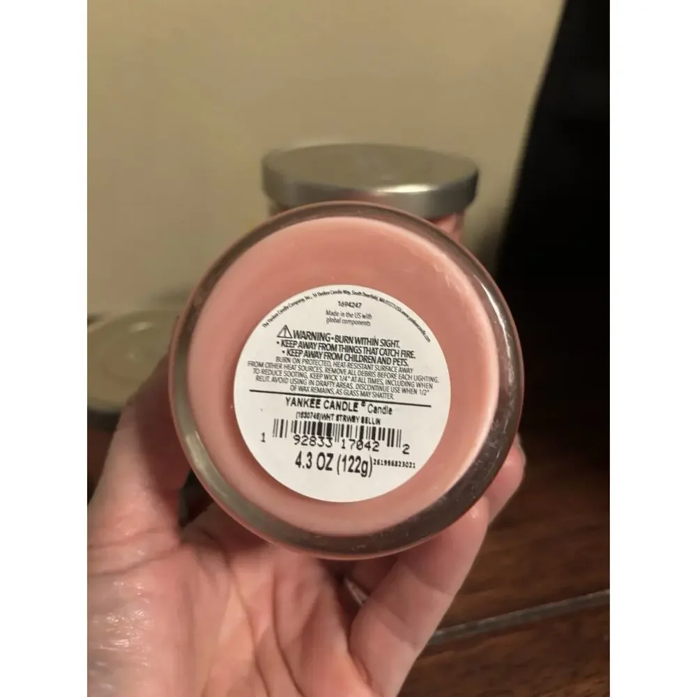 Yankee White Strawberry Bellini 4.3 Ounce Candle With Lid (Qty 4)